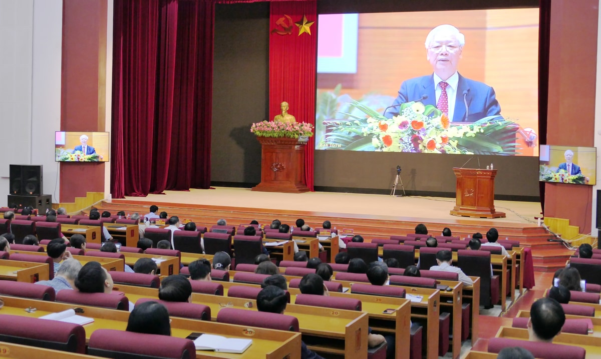 “Mỗi đảng viên và cán bộ phải thật sự thấm nhuần đạo đức cách mạng”